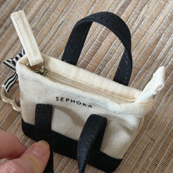 Sephora Keychain - Picture 2 of 2